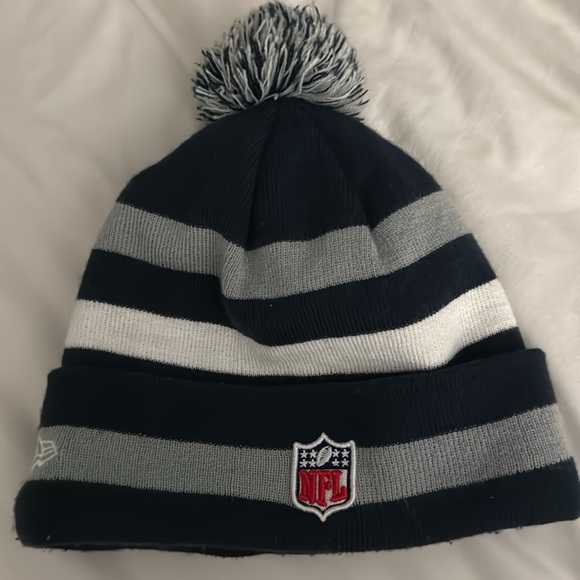 NFL NEW ERA COWBOYS BEANIE - Picture 3 of 4
